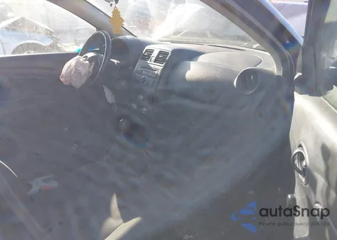 2014 Nissan Versa 1.6 S z USA, uszkodzony, nr VIN 3N1CN7AP5EL845796